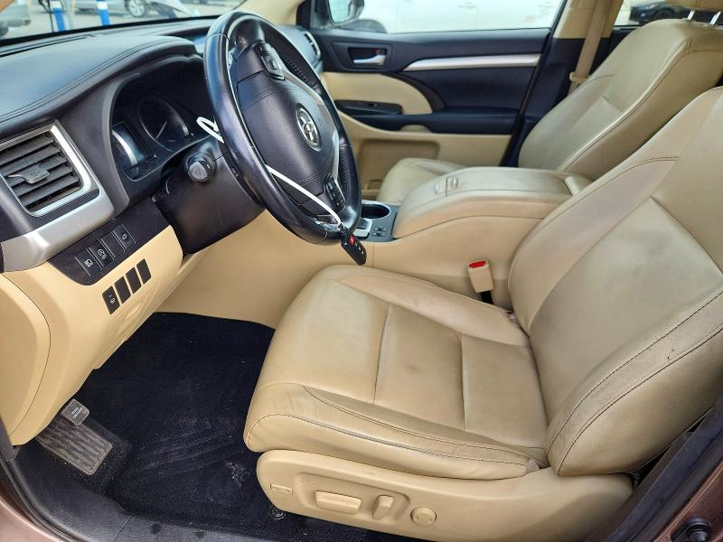 Photo 7 from auction – 2017 TOYOTA HIGHLANDER with VIN 5TDKZRFH4HS193939