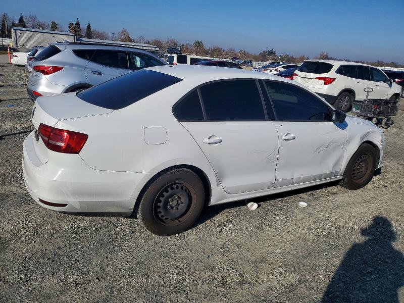 Photo 3 from auction – 2015 VOLKSWAGEN JETTA BASE with VIN 3VW1K7AJ9FM342483