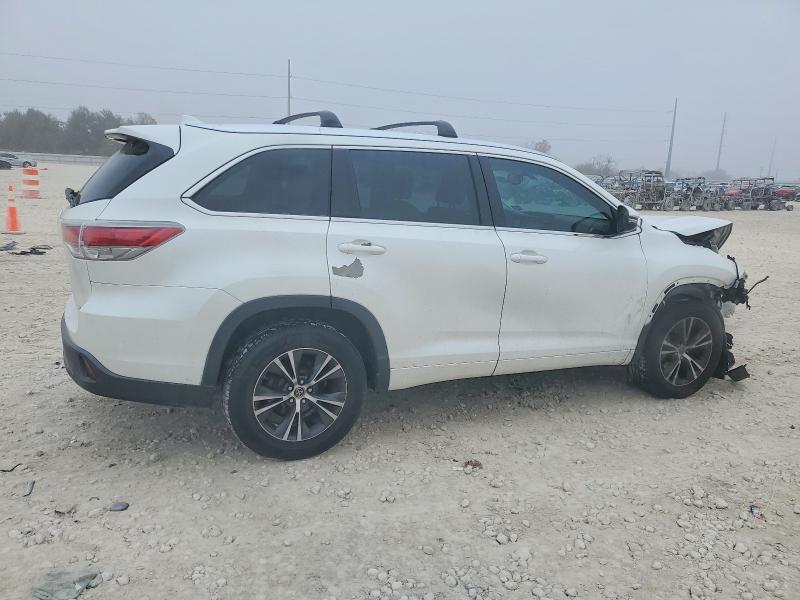 Photo 3 from auction – 2016 TOYOTA HIGHLANDER with VIN 5TDKKRFH3GS146646