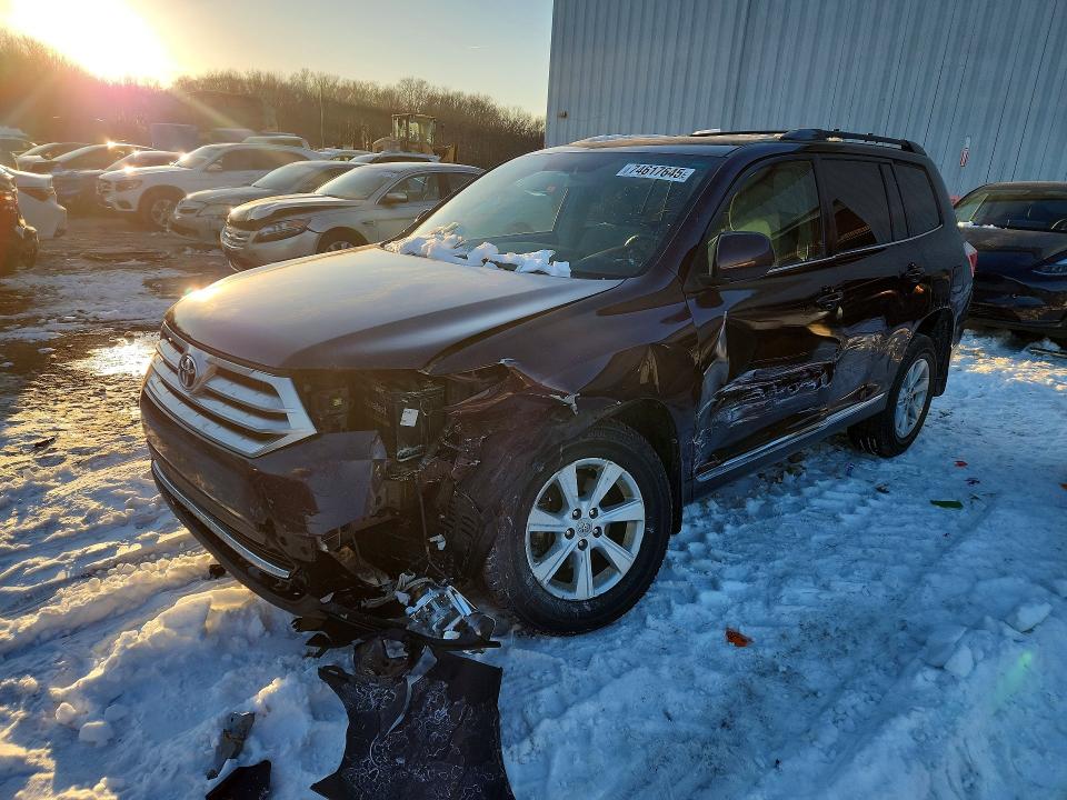Снимка 1 от търг – 2012 TOYOTA HIGHLANDER с VIN 5TDBK3EH4CS102552