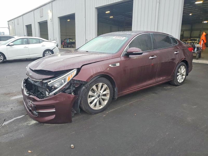 KIA OPTIMA EX 2018 with VIN 5XXGU4L37JG180285 - Photo from auction
