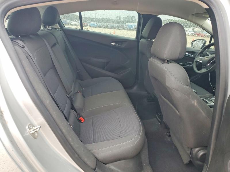 Photo 10 from auction – 2018 CHEVROLET CRUZE LT with VIN 3G1BE6SM3JS563334