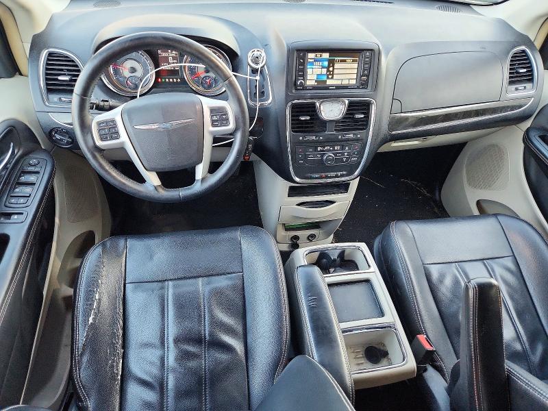 Photo 8 from auction – 2014 CHRYSLER TOWN & COU with VIN 2C4RC1BG8ER397730