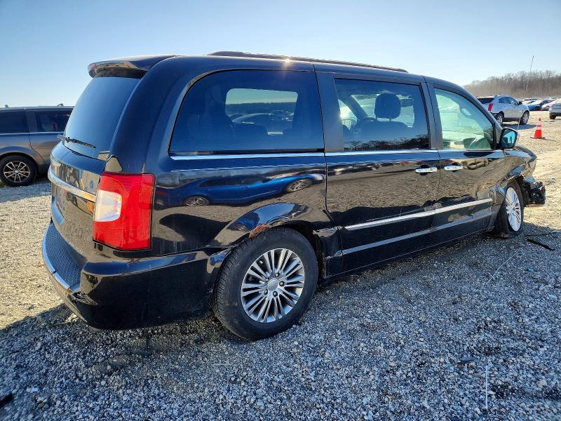 Photo 3 from auction – 2014 CHRYSLER TOWN & COU with VIN 2C4RC1CG2ER260930