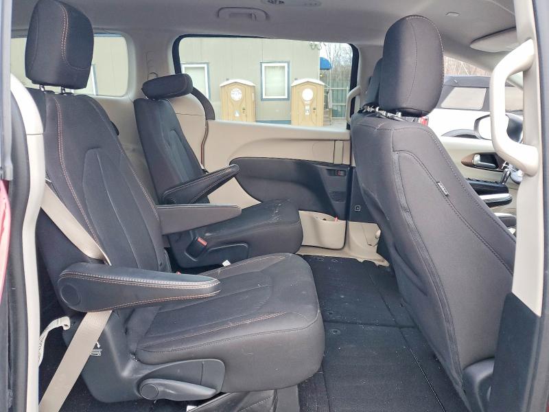 Photo 11 from auction – 2017 CHRYSLER PACIFICA with VIN 2C4RC1CG2HR695418