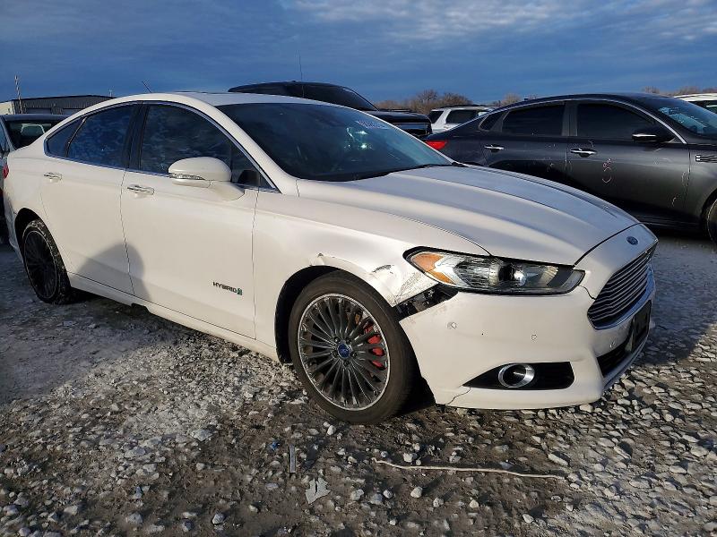 Photo 4 from auction – 2014 FORD FUSION with VIN 3FA6P0RU0ER315955