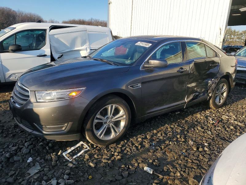 FORD TAURUS SEL 2018 with VIN 1FAHP2E81JG124723 - Photo from auction
