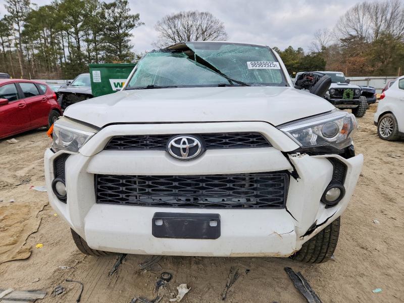 Photo 5 from auction – 2015 TOYOTA 4RUNNER SR with VIN JTEBU5JR9F5211678