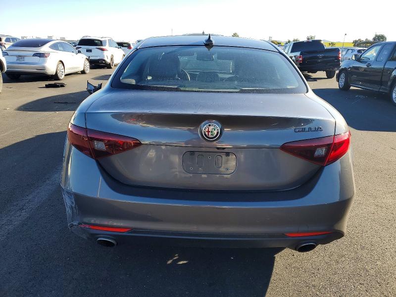 Photo 6 from auction – 2018 ALFA ROMEO GIULIA with VIN ZARFAEBN8J7598947