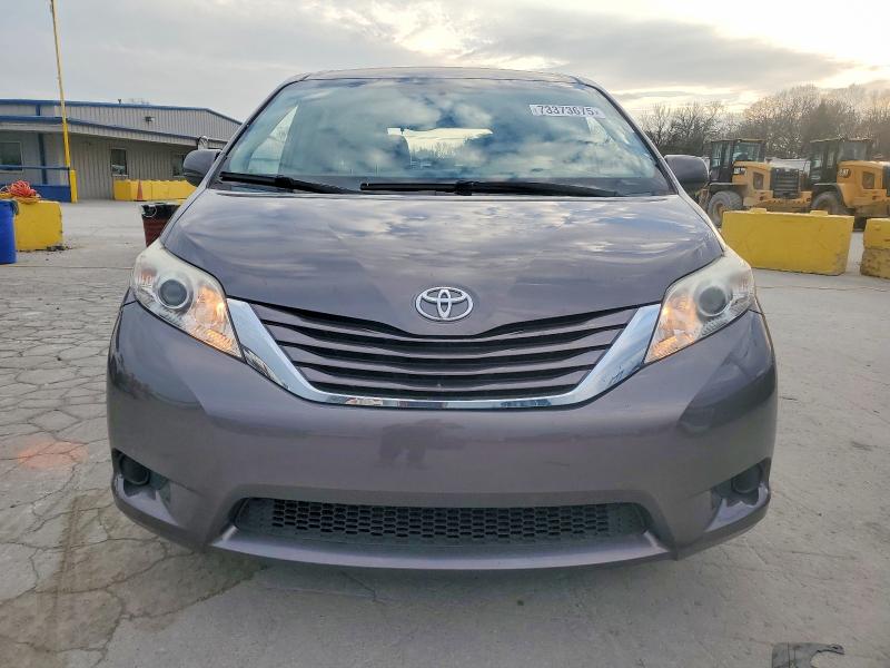 Photo 5 from auction – 2015 TOYOTA SIENNA with VIN 5TDKK3DC4FS575734