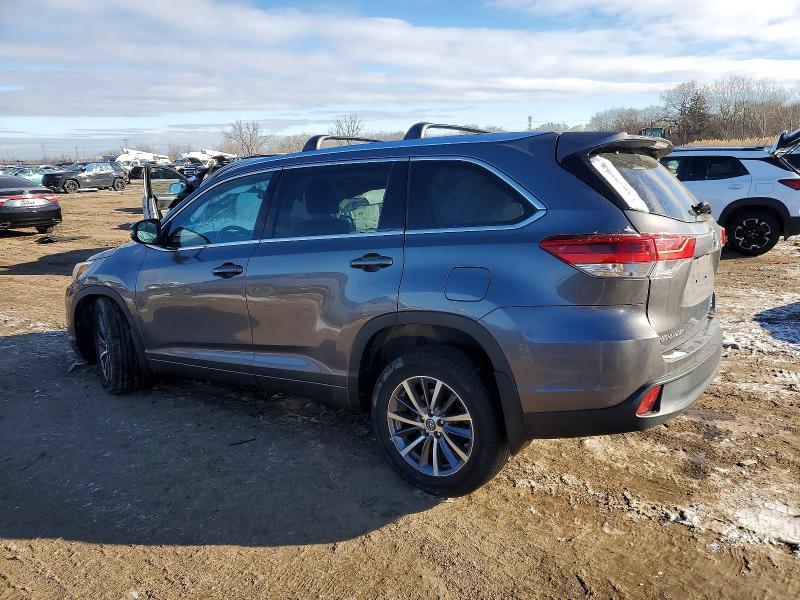 Photo 2 from auction – 2018 TOYOTA HIGHLANDER with VIN 5TDJZRFH6JS534470