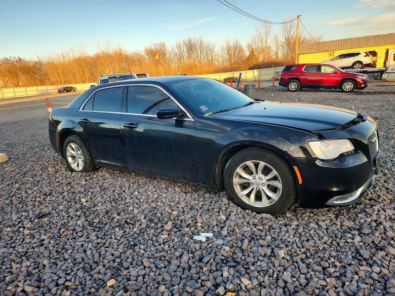 Photo 4 from auction – 2015 CHRYSLER 300 LIMITE with VIN 2C3CCAAG5FH756258