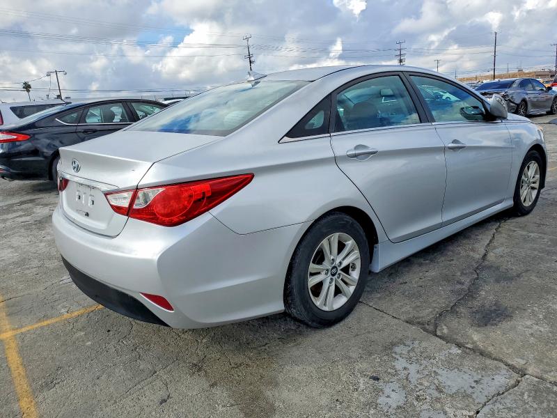 Photo 3 from auction – 2014 HYUNDAI SONATA GLS with VIN 5NPEB4AC6EH843467