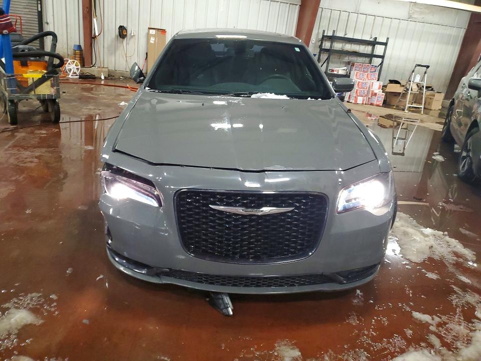 Photo 5 from auction – 2017 CHRYSLER 300 S with VIN 2C3CCAGG9HH591499