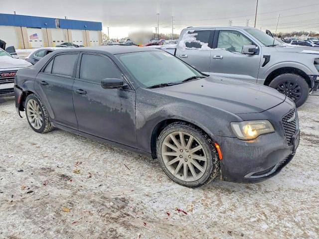 Photo 4 from auction – 2018 CHRYSLER 300 with VIN 2C3CCAAGXJH338450