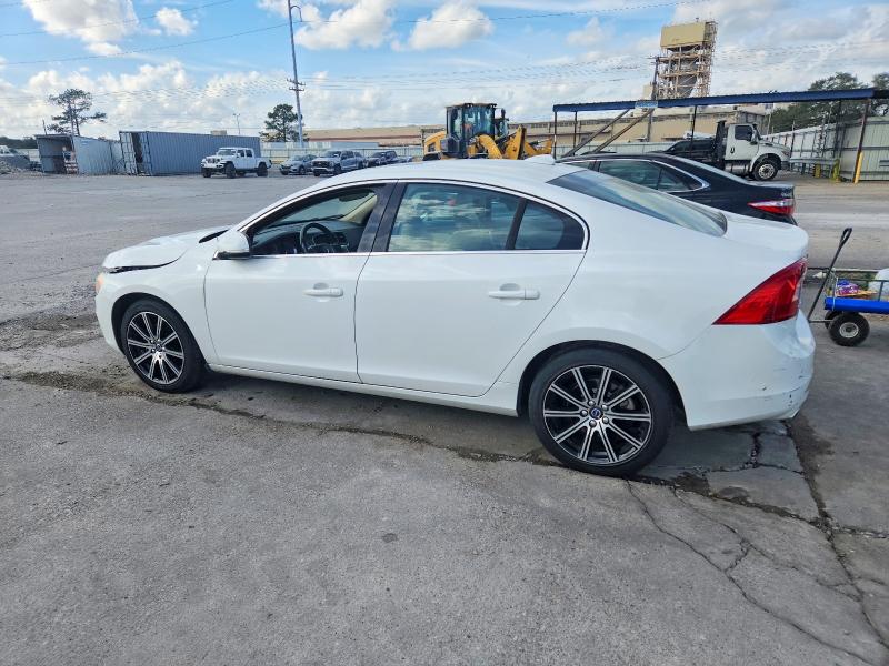 Photo 2 from auction – 2018 VOLVO S60 PREMIE with VIN LYV402HK8JB173238