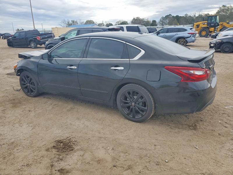 Photo 2 from auction – 2018 NISSAN ALTIMA with VIN 1N4AL3AP8JC240296