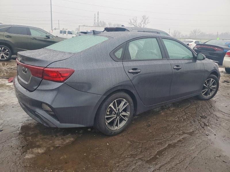 Photo 3 from auction – 2023 KIA FORTE LX with VIN 3KPF24AD9PE555303