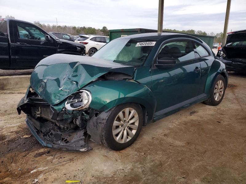VOLKSWAGEN BEETLE S 2018 with VIN 3VWFD7AT4JM701362 - Photo from auction