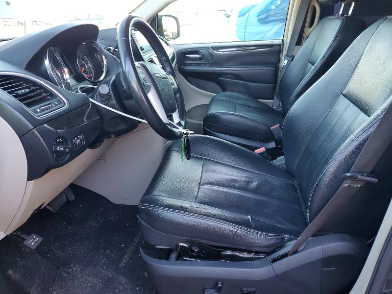 Photo 7 from auction – 2016 CHRYSLER TOWN & COU with VIN 2C4RC1BG1GR247378