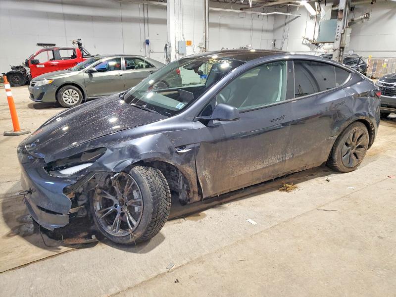 TESLA MODEL Y 2024 with VIN 7SAYGDED0RF097865 - Photo from auction