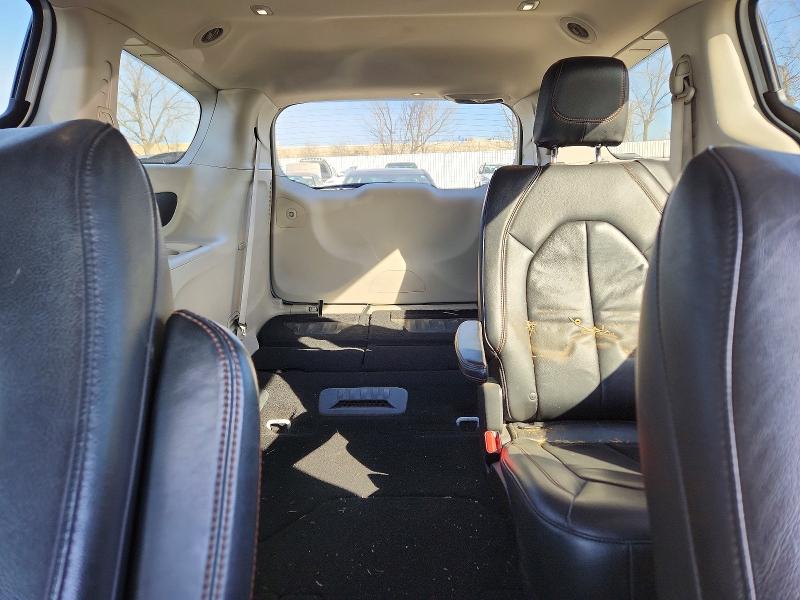 Photo 10 from auction – 2017 CHRYSLER PACIFICA T with VIN 2C4RC1BG9HR524599