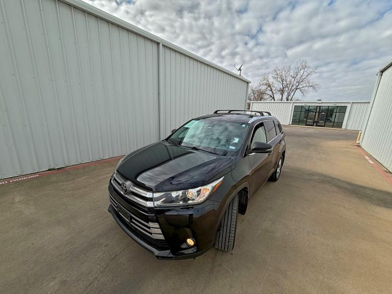 Photo 2 from auction – 2018 TOYOTA HIGHLANDER with VIN 5TDYZRFHXJS243386