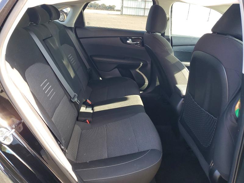 Photo 10 from auction – 2019 KIA FORTE GT L with VIN 3KPF34AD8KE044283