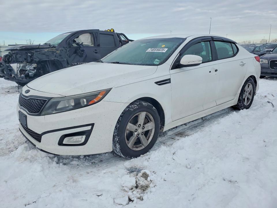 KIA OPTIMA LX 2014 مع رقم تعريف المركبة 5XXGM4A7XEG270106 - صورة من المزاد