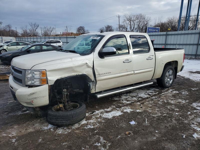 CHEVROLET SILVERADO 2011 with VIN 3GCPKTE31BG163834 - Photo from auction