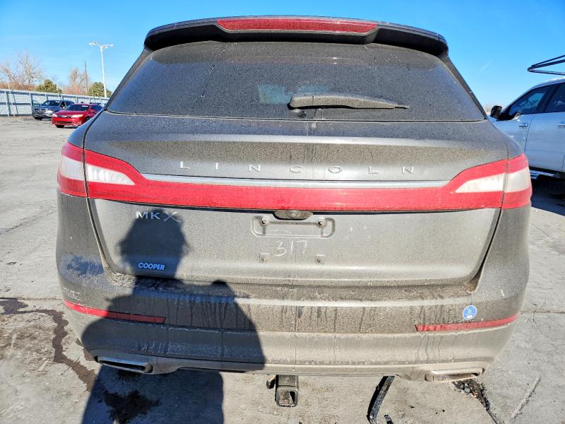 Photo 6 from auction – 2017 LINCOLN MKX RESERV with VIN 2LMPJ6LR0HBL22317