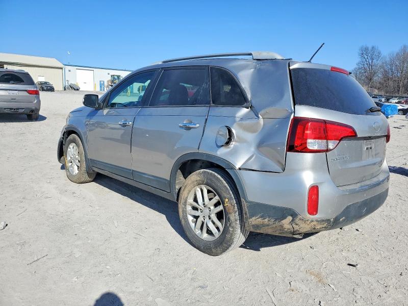 Photo 2 from auction – 2015 KIA SORENTO LX with VIN 5XYKT3A61FG622808