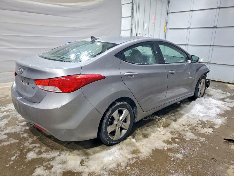Photo 3 from auction – 2011 HYUNDAI ELANTRA GL with VIN KMHDH4AE1BU093971