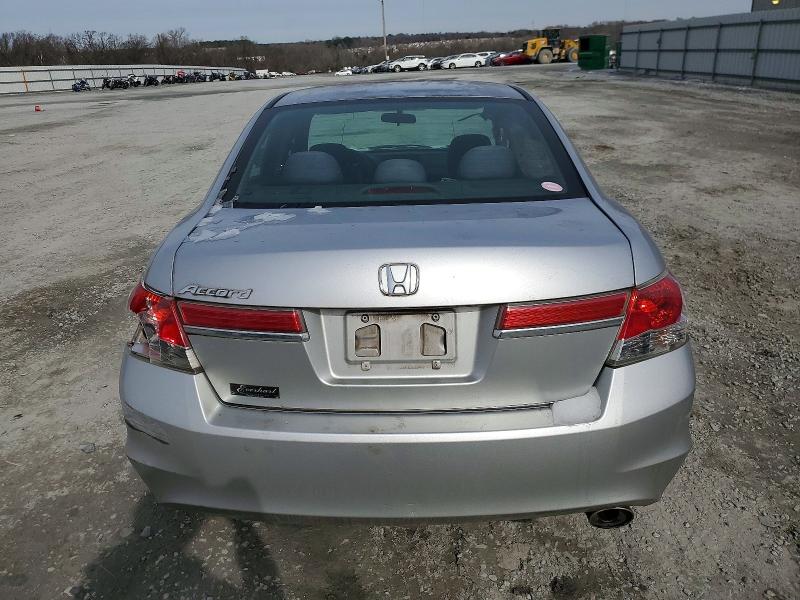 Photo 6 from auction – 2011 HONDA ACCORD LX with VIN 1HGCP2F33BA013930