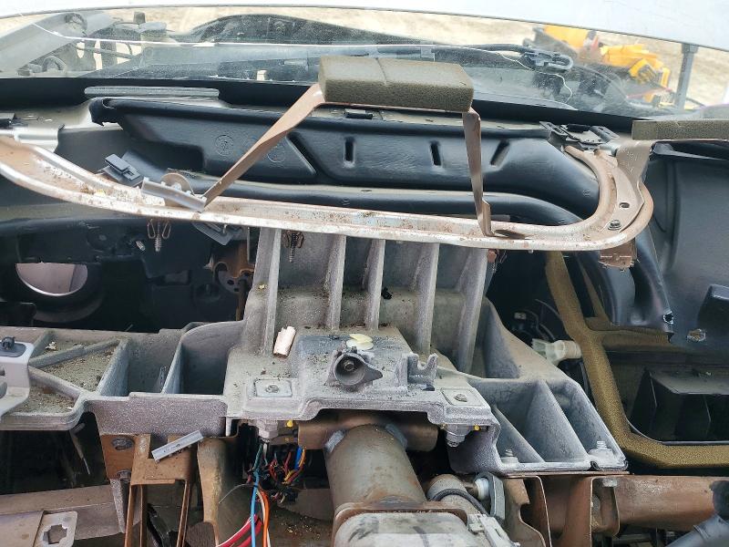 Photo 9 from auction – 2000 CHEVROLET SILVERADO with VIN 2GCEC19T9Y1376065