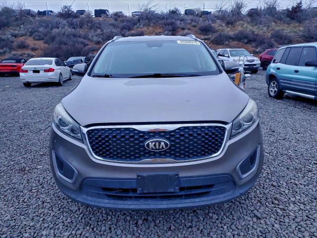 Photo 5 from auction – 2016 KIA SORENTO LX with VIN 5XYPGDA59GG131105