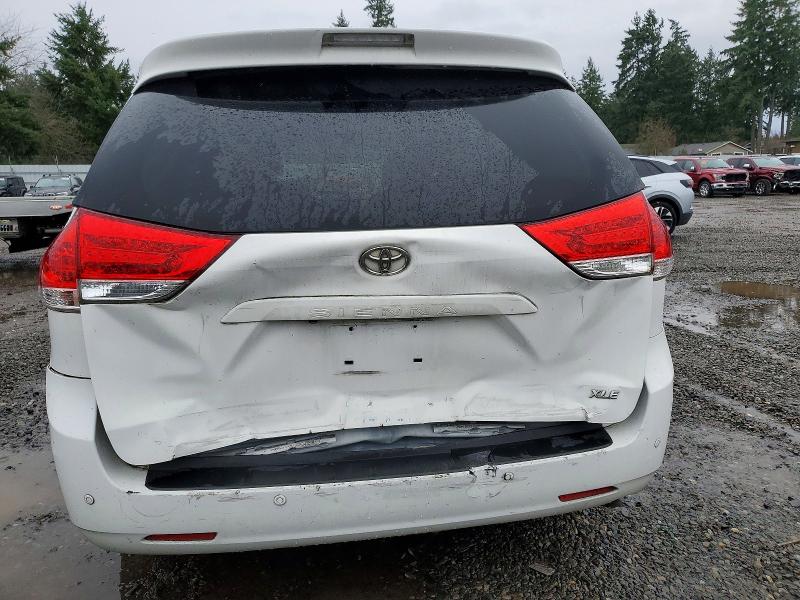 Photo 6 from auction – 2011 TOYOTA SIENNA XLE with VIN 5TDYK3DC1BS070643