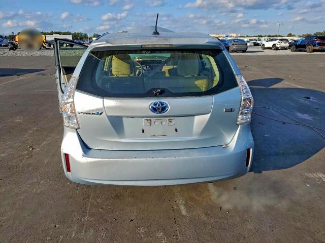 Photo 6 from auction – 2013 TOYOTA PRIUS V with VIN JTDZN3EU3D3188619