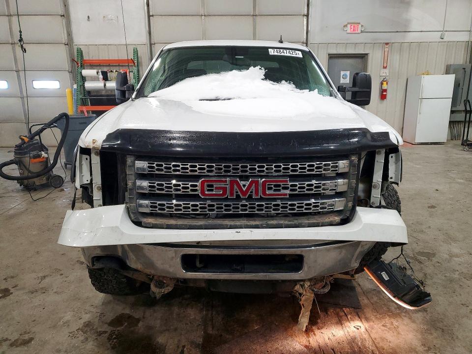 Photo 5 from auction – 2014 GMC SIERRA K35 with VIN 1GT423C89EF105140