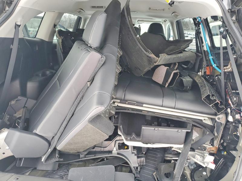 Photo 13 from auction – 2023 TOYOTA HIGHLANDER with VIN 5TDKBRCH9PS111338