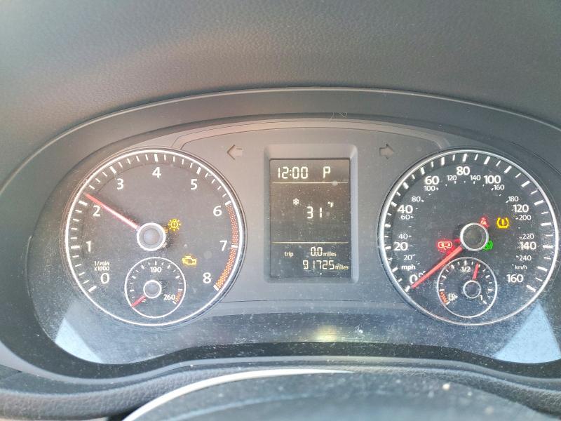 Photo 9 from auction – 2013 VOLKSWAGEN PASSAT S with VIN 1VWAP7A36DC071979