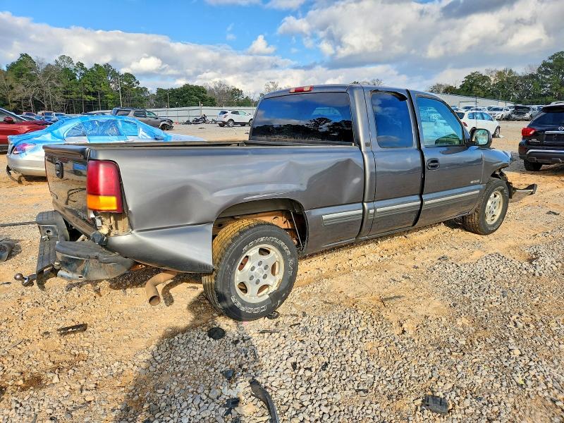 Photo 3 from auction – 2000 CHEVROLET SILVERADO with VIN 1GCEC19TXYZ370265