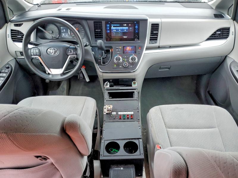 Photo 8 from auction – 2016 TOYOTA SIENNA LE with VIN 5TDKK3DC0GS738865