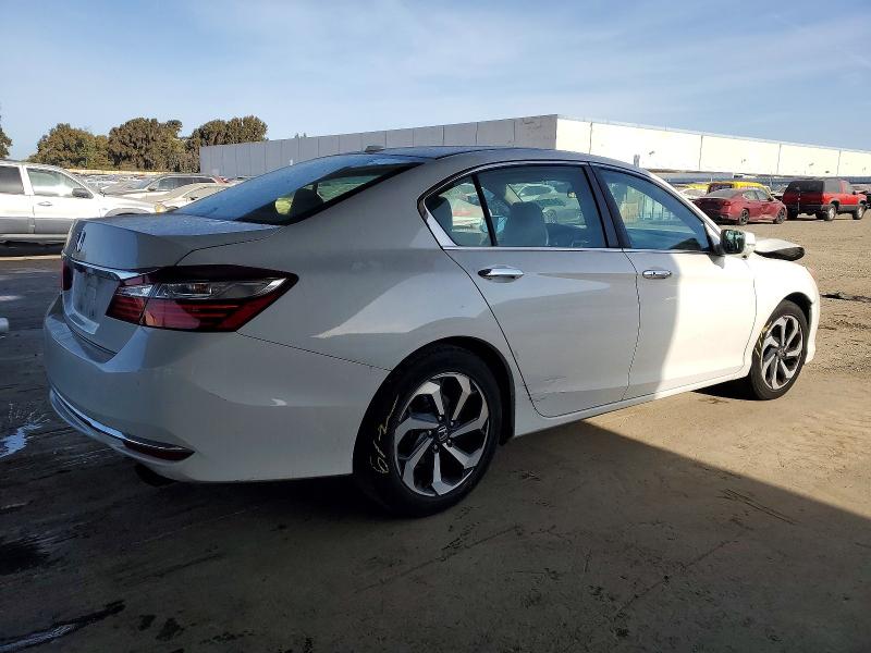 Photo 3 from auction – 2016 HONDA ACCORD with VIN 1HGCR2F72GA214240