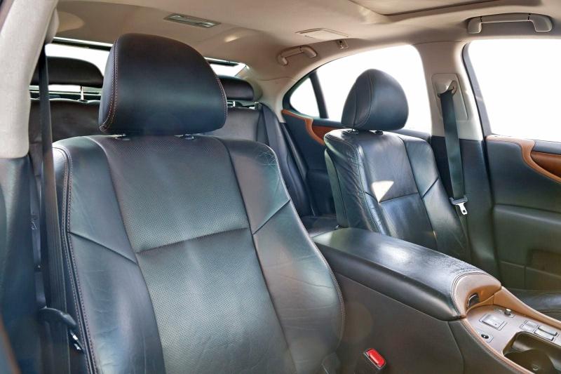 Photo 5 from auction – 2011 LEXUS LS 460 with VIN JTHBL5EF7B5103043