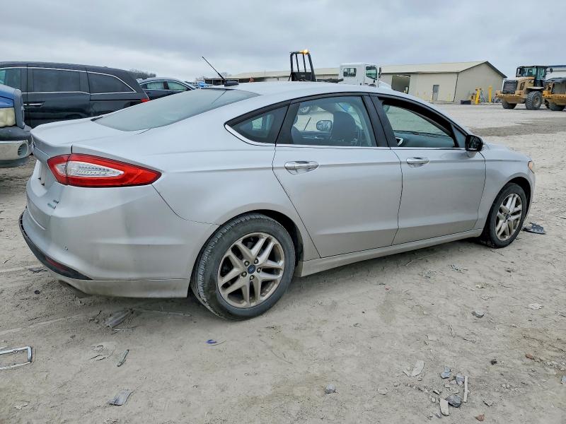 Photo 3 from auction – 2013 FORD FUSION SE with VIN 3FA6P0HR2DR116191
