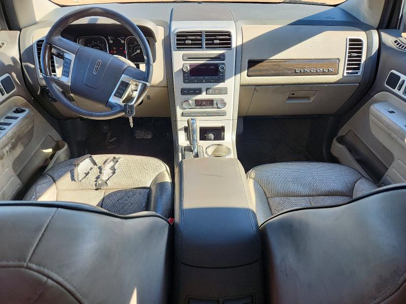 Photo 8 from auction – 2009 LINCOLN MKX with VIN 2LMDU88C49BJ03114