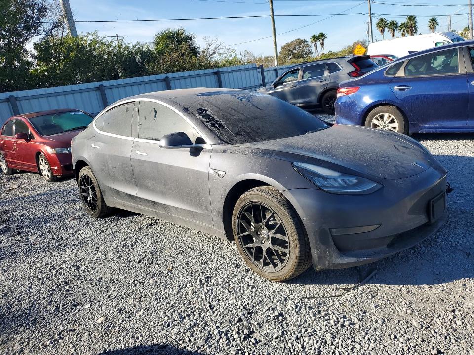 Photo 4 from auction – 2019 TESLA MODEL 3 with VIN 5YJ3E1EA8KF313615