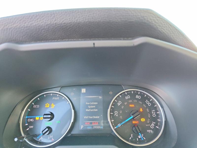 Photo 9 from auction – 2022 TOYOTA RAV4 XLE P with VIN JTMB6RFV4ND077579