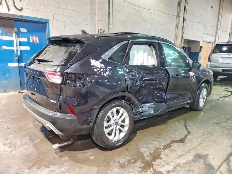 Photo 3 from auction – 2020 FORD ESCAPE with VIN 1FMCU9G62LUC38005
